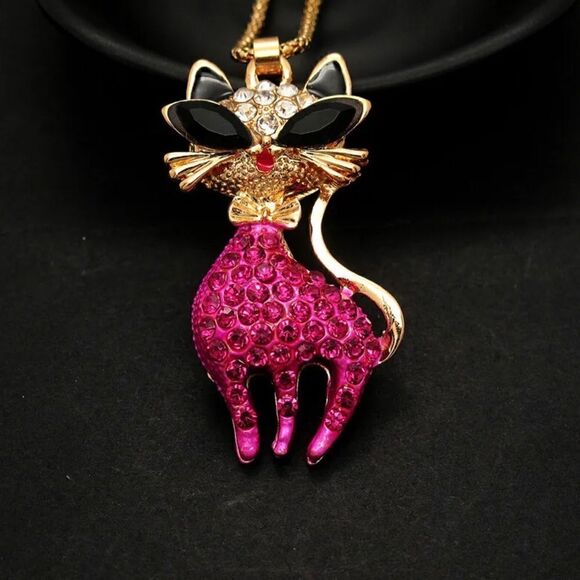 Adorable Rose Crystal Tie Cat Pendant Necklace NWOT - Picture 1 of 3